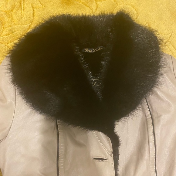 Leather coat - Picture 6 of 7